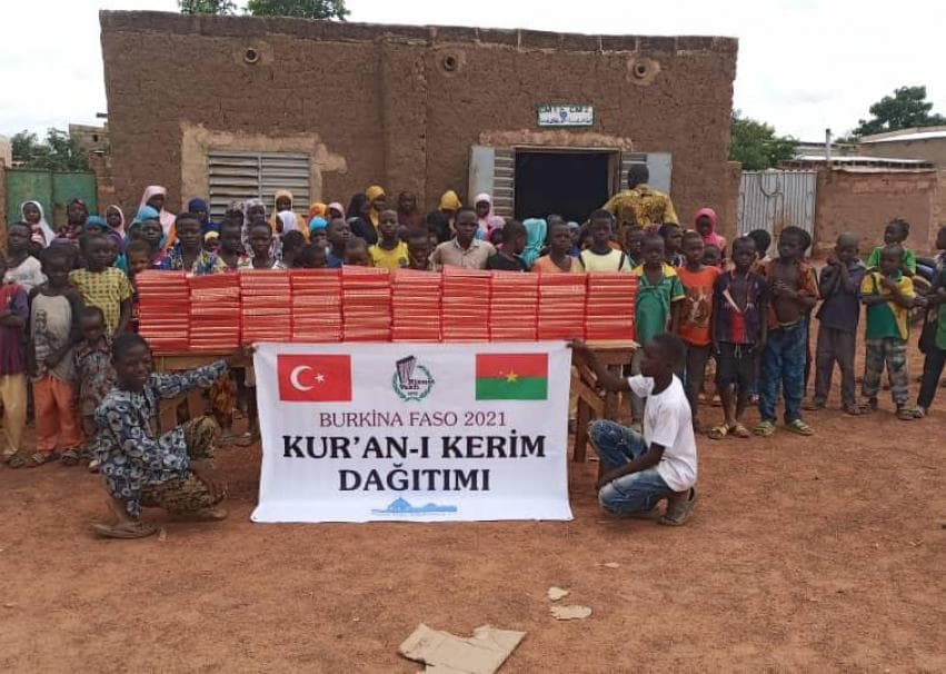 Burkina Faso Kur’an-ı Kerim Dağıtımı — fotoğraf 2